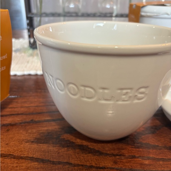 Our Table Ceramic Noodle Bowl with Lid and sauce compartments new - Picture 4 of 6